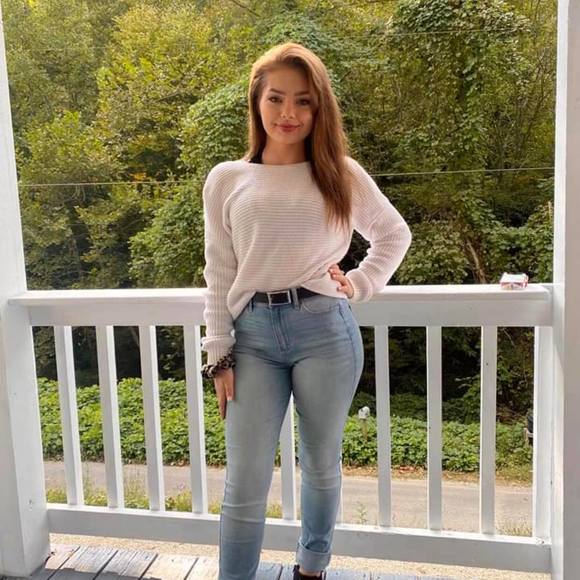 Meet your Posher, Laken - Picture 1 of 1